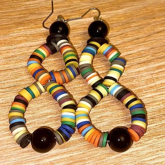 Bohemian Disc Colorful Figure Eight Black Onyx Beaded Hoop Earrings. - Picture 2 of 3